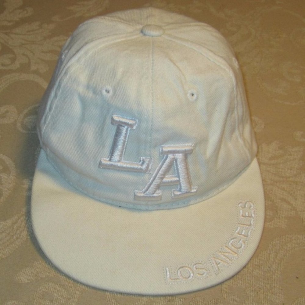 White LA LOs Angeles fitted baseball hat - size Small